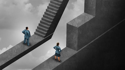 A nivel gerencial, cuando las mujeres ocupan cargos de responsabilidad, tienden a estar más concentradas en funciones de apoyo a la gestión, como recursos humanos y administración financiera, que en los roles más estratégicos